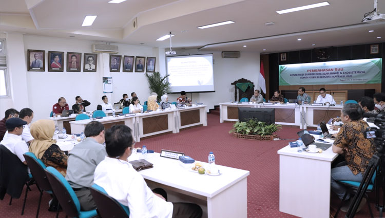 Komisi IV DPR RI bersama sejumlah pakar melakukan FGD terkait persoalan konsep konservasi, ekosistem di Fakultas Kehutanan UGM. (FOTO: Humas UGM for TIMES Indonesia) 