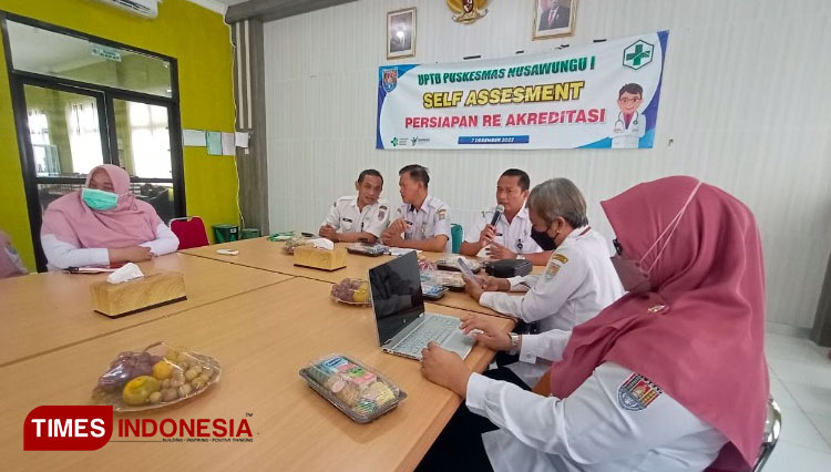 Self Assesment di Ruang Rapat Lt 2 Puskesmas Nusawungu I. (FOTO: Dok Basith Wahib for TIMES Indonesia)