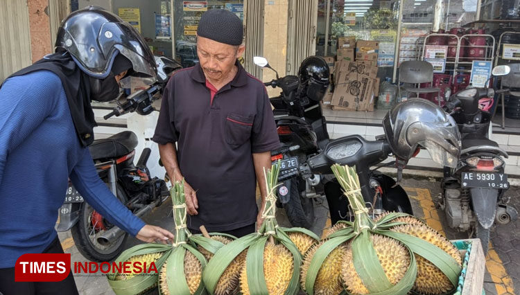 Durian-lokal-Pacitan-b.jpg