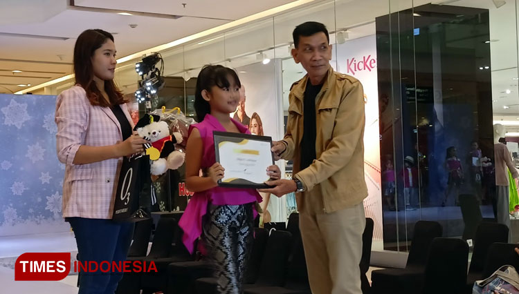 Ardi Management Modelling School Mewisuda Tujuh Model Cilik Berbakat