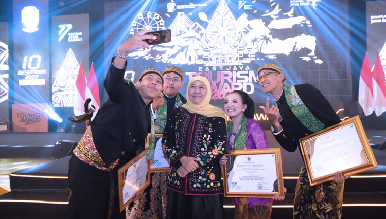 Khofifah-Tourism-Award-2.jpg