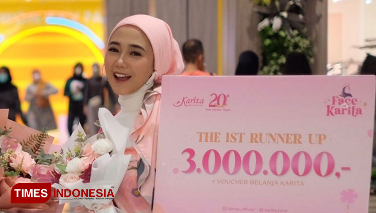 Klarisa Diva Rahmasari, anggota UKM Korps Protokoler Unisma Malang meraih Runner Up 1 di ajang Pencarian Brand Ambassador Karita.