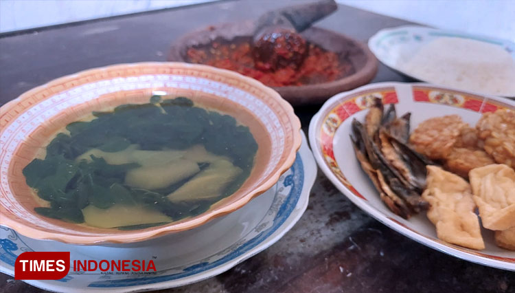 Jangan-Kelor-dengan-isi-Labu-Siam-2.jpg