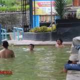 Dip Your Body at This Hot Spring Water of Bondowoso during New Year