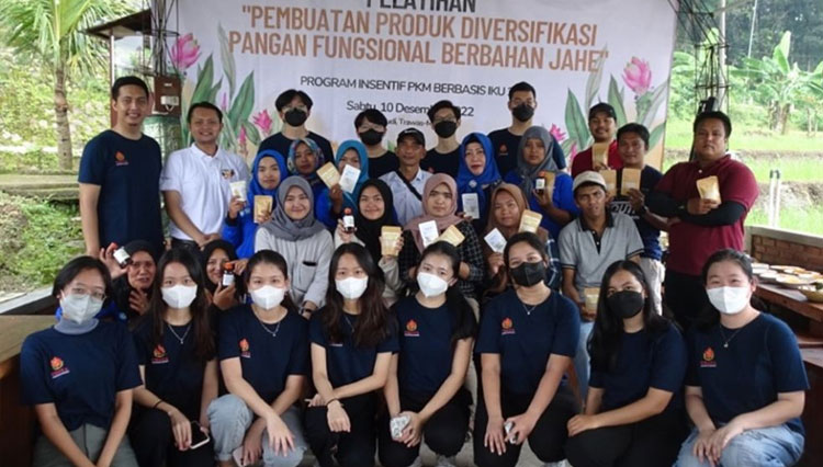 Tim Dosen dan Mahasiswa Ubaya Beri Pelatihan Diversifikasi Produk ...