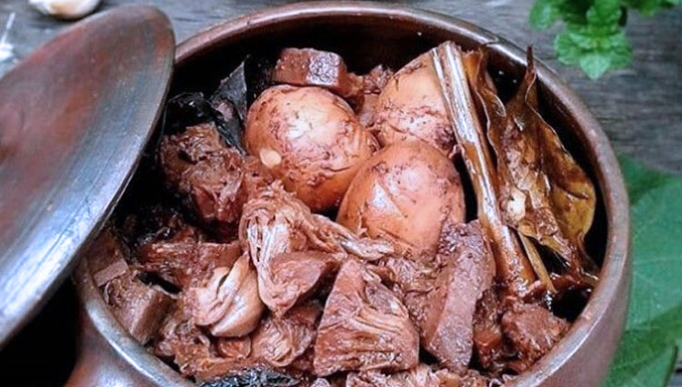 Gudeg kuliner khas Yogyakarta bekal prajurit Mataram. (FOTO: printerest)