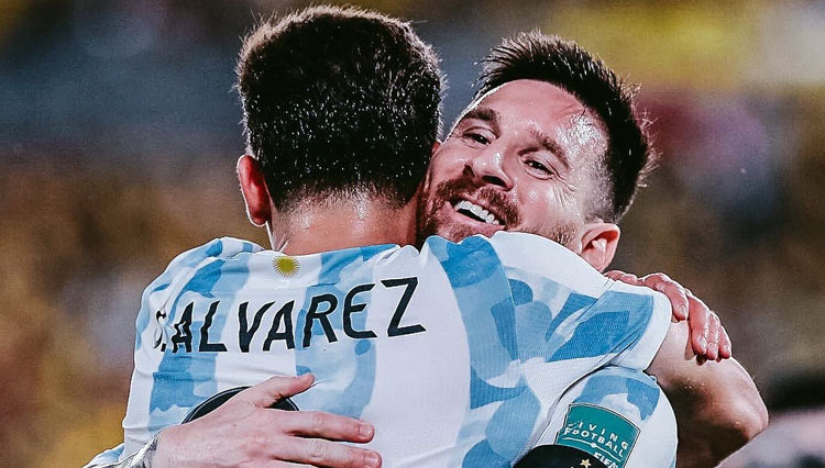 Julian-Alvarez-dan-Messi.jpg