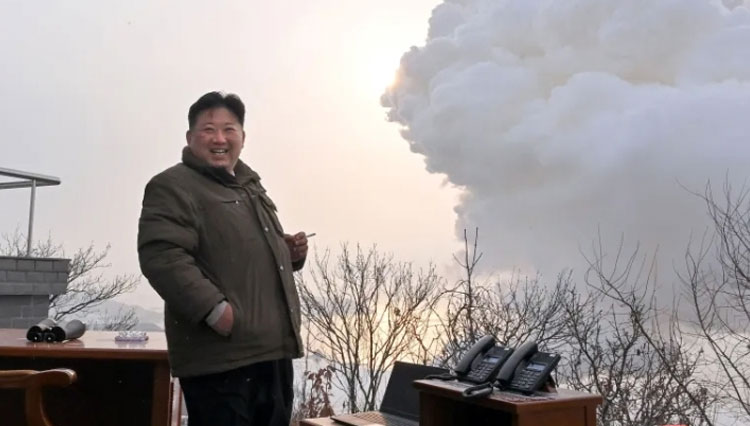 Tes terbaru diawasi oleh pemimpin Korea Utara Kim Jong Un. (FOTO: Al Jazeera/KCNA via Reuters).