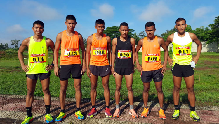 Prajurit Yonif 323/BP berhasil mendominasi kejuaraan lari marathon 10 KM Banjar Patroman di Stadion GBP. (Foto: dok Yonif Raider 323/BP) 