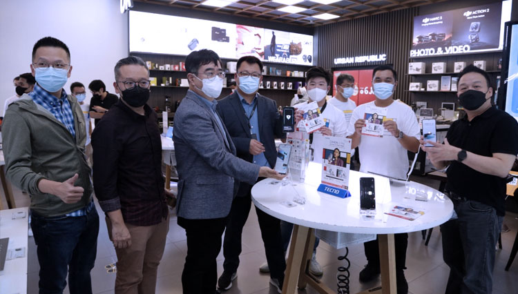 Tecno dan Erajaya Digital berkolaborasi untuk meningkatkan distribusi penjualan eksklusif Tecno Camon 19 Pro Mondrian. (FOTO: Tecno)