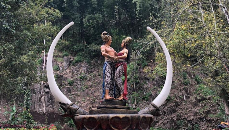 Kamajaya dan Dewi Ratih menjadi ikon Taman Kemesraan Kabupaten Malang. (Foto : IG Taman Kemesraan).