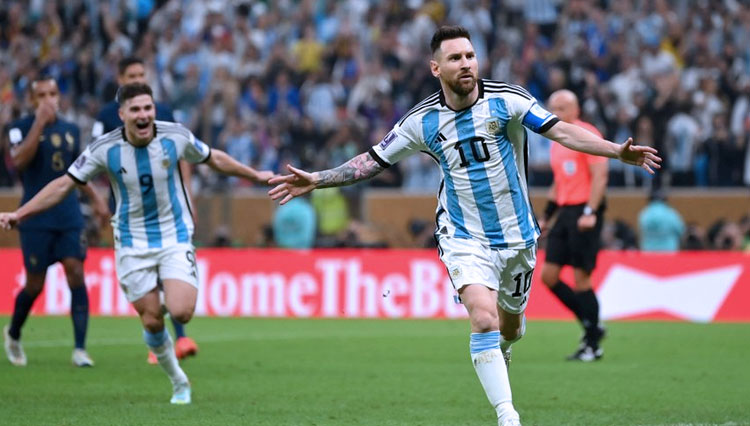 Selebrasi Lionel Messi setelah mencetak gol pertama Argentina. (Foto: Pandit Football)