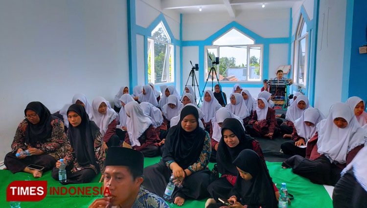 Pesantren-Al-Muanawiyah-Jombang-b.jpg