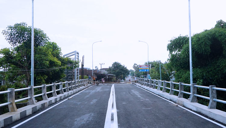 Jembatan Ngadi , Kabupaten Kediri tinggal finishing (foto : dok Diskominfo Kabupaten Kediri)