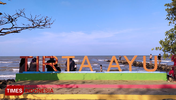 Pantai-Tirta-Ayu.jpg