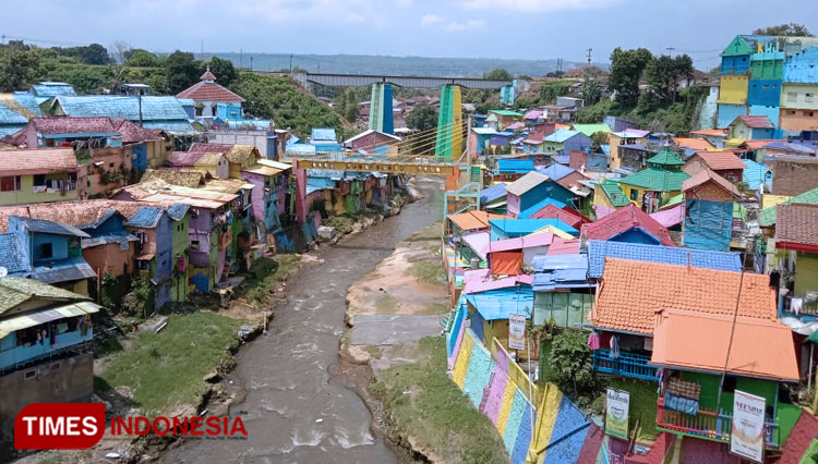 Viral Buang Sampah di Sungai Brantas, Ini Tanggapan PJT I Malang