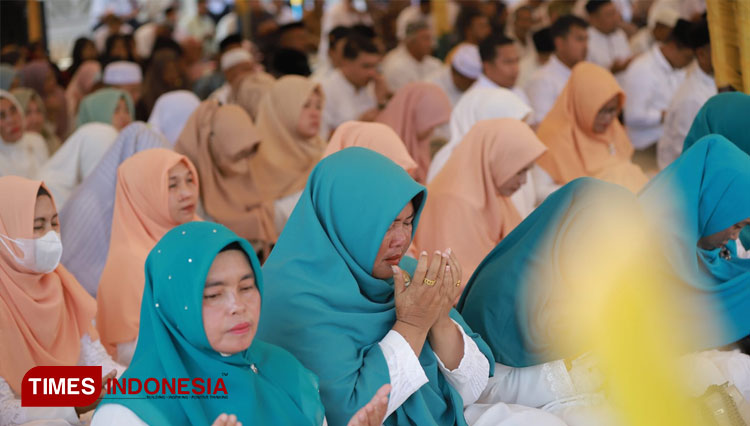 Peringati 18 Tahun Tsunami Aceh, Warga Nagan Raya 'Hanyut' dalam Zikir dan Doa