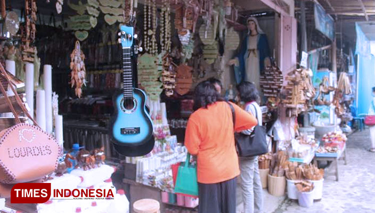 wisata-religi-Puhsarang-3.jpg