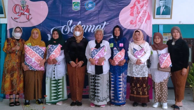 Gandeng Mahasiswa KKM UIN Maliki Malang, Desa Wonorejo Lawang Adakan Lomba Fashion Show untuk Lansia
