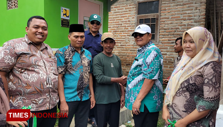 Anggota-DPR-RI-Dedi-Wahidi-2a1c9a3c70d43f63c.jpg