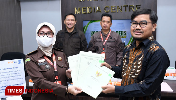Kejati Jabar menggerlar konferensi pers di Kasus Korupsi PT Posfin. (FOTO: Kejati Jabar for TIMES Indonesia)
