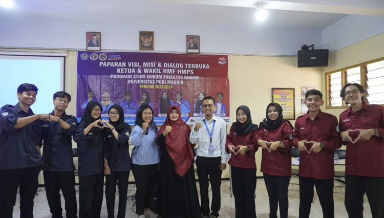 Foto bersama dekan FH dan dosen prodi hukum serta mahasiswa HMPS dan HMF. (Foto: Humas UNIPMA for TIMES Indonesia)