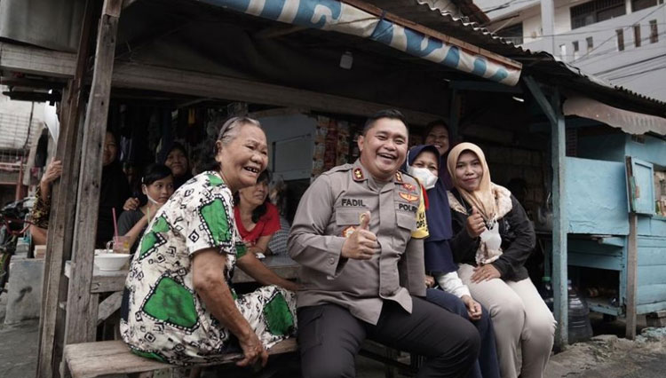 Kapolda Metro Jaya Irjen Pol Fadil Imran saat giat Jumat Curhat. (FOTO: dok. Polda Metro Jaya)