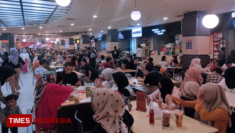 Food-Hall-Asia-Plaza.jpg