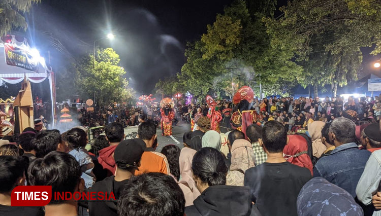 Tahun-Baru-di-Pacitan-a.jpg