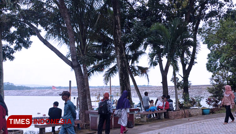 Awal Tahun 2023, Wisatawan Padati Destinasi Wisata Murah Meriah di Kabupaten Malang 