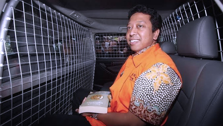 Romahurmuziy saat ditangkap oleh KPK karena melakukan korupsi. (FOTO: Antara)