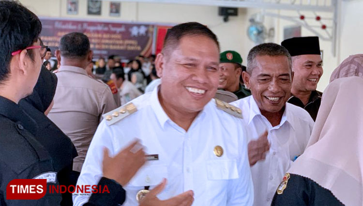Pj Bupati Abdya, Darmansyah saat kegiatan pelantikan dan pengambilan sumpah anggota PPK Abdya, Rabu (4/1/2022). (Foto: T. Khairul Rahmat Hidayat/TIMES Indonesia).