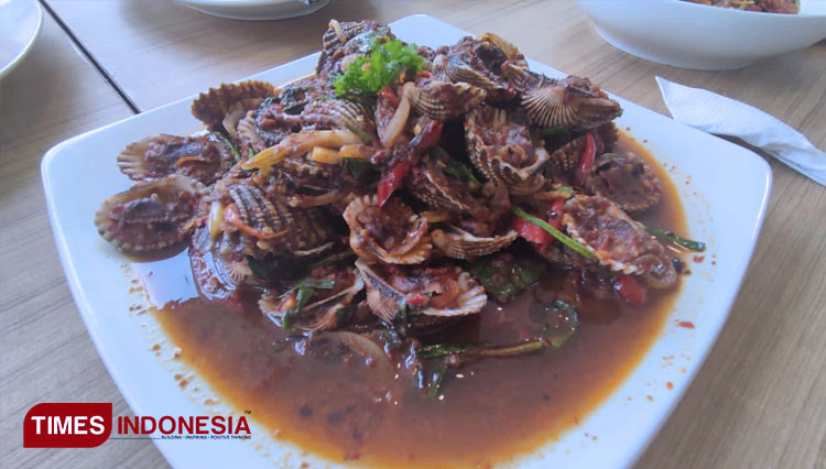 Sweet and spicy green mussel of Mentari Resto Banyuwangi. (Photo: Fazar Dimas/TIMES Indonesia)