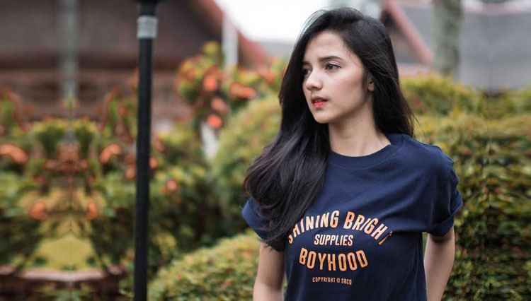 Ilustrasi: Shining Bright, salah satu Brand Clothing Asli Indonesia. (Foto: IG/@shiningbrightco)