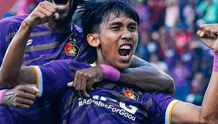 Yusuf saat merayakan golnya bersama Persik Kediri (Foto: dok Instagram Persik) 