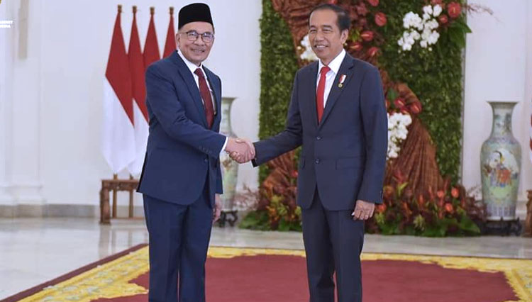 Momen Jokowi Bersua dengan PM Malaysia Anwar Ibrahim di Istana 