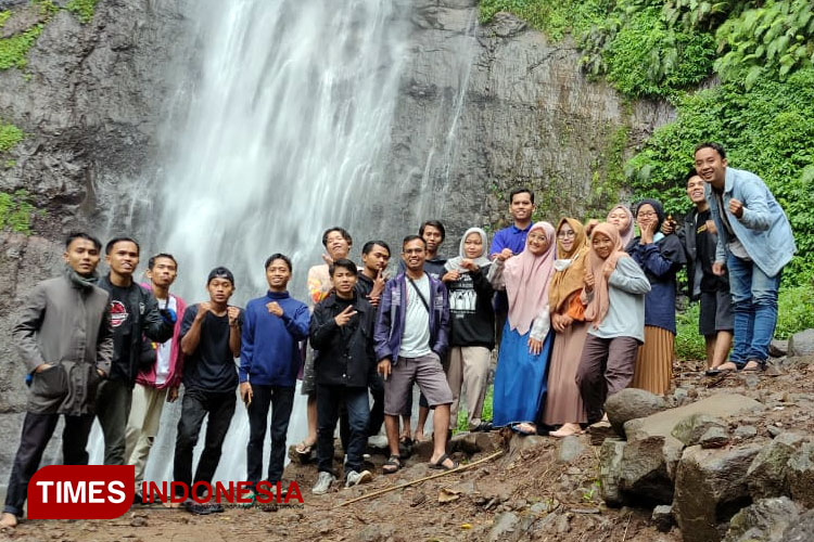 Air-Terjun-Tretes.jpg