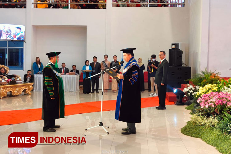 UGJ Cirebon Kukuhkan Guru Besar Bidang Agribisnis dan Wisuda 800 Mahasiswa
