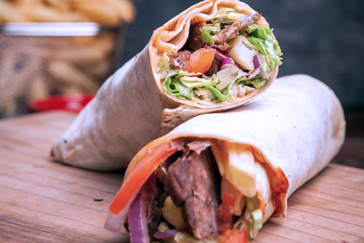 Ilustration: Kebab or shawarma, a typical Middle East burrito. (FOTO: 8photo/Freepik)