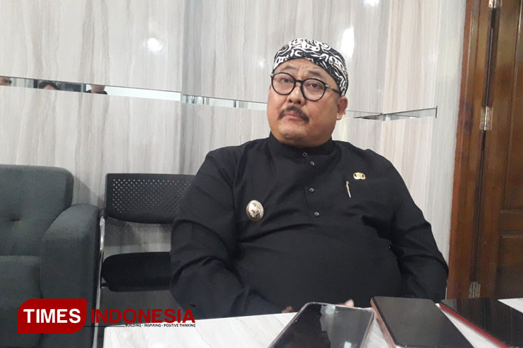 Wakil Bupati Bondowoso Irwan Bachtiar Rahmat saat dikonfirmasi terkait UHC di Bumi Ki Ronggo (FOTO: Moh Bahri/TIMES Indonesia)