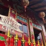 This Muslim Falls in Love to Chinese Temple and Turned His House into One