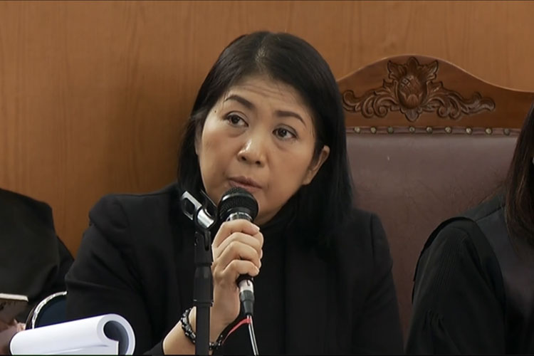 Istri Mantan Kadiv Propam Polri Ferdy Ferdy, Putri Chandrawathi yang dituntut hukuman penjara 8 tahun oleh Jaksa. (FOTO: kompas.com/Irfan Kamil)