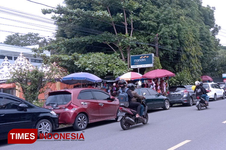 Suasana-kendaraan-parkir-2.jpg