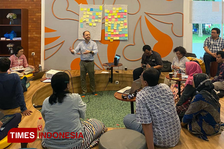 Suasana StuNed Scholarship Program “Strengthening Capacity to Support the Enactment of Inclusive Regulations”. (Foto: Media Center for TIMES Indonesia)