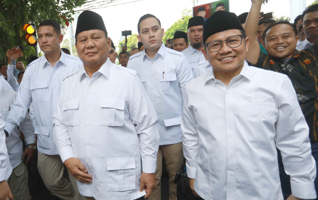 Ketua Umum Partai Gerindra Prabowo Subianto dan Ketua Umum Partai Kebangkitan Bangsa (PKB) Muhaimin Iskandar disambut saat membuka Sekretariat Bersama (Sekber) Partai Gerindra - PKB di Jakarta