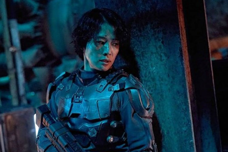 Kim Hyun Joo pemeran Jung Yi di film Korea Jung_E (instagram.com/netflixkr)