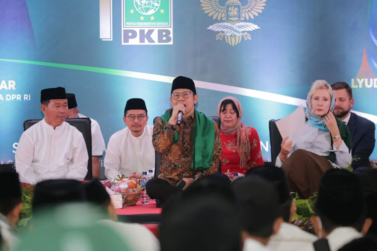 Ketua Umum DPP PKB, Abdul Muhaimin Iskandar saat menghadiri Dialog Kehidupan Islam di Indonesia dan Islam di Rusia yang digelar di Ponpes Nurul Iman, Cibaduyut, di Kota Bandung, Selasa (23/01/2023). (FOTO: DPP PKB for TIMES Indonesia).