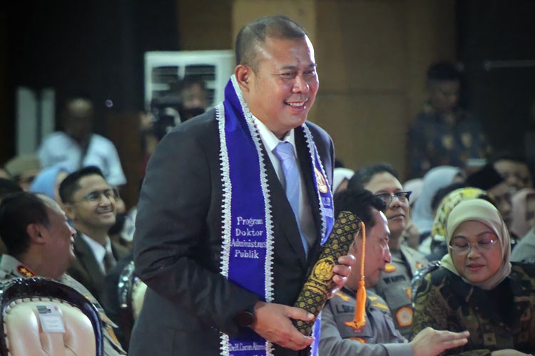 Ketua Fraksi PKB DPR RI, Cucun Ahmad Syamsurijal, saat Sidang Terbuka Promosi Doktor untuk Bidang Ilmu Administrasi Publik di Fakultas Ilmu Sosial dan Ilmu Politik (FISIP), Universitas Padjajaran (UNPAD) Bandung, Rabu (25/01/2023). (FOTO: Istimewa)