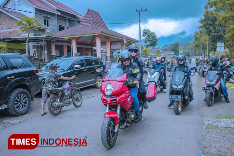 Satu Abad NU: Keluarga Bani Hasan Genggong Gelar Baksos di Ijen Bondowoso
