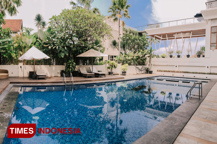 Fancy Pool of Luminor Hotel Banyuwangi will Refresh Your Body and Soul